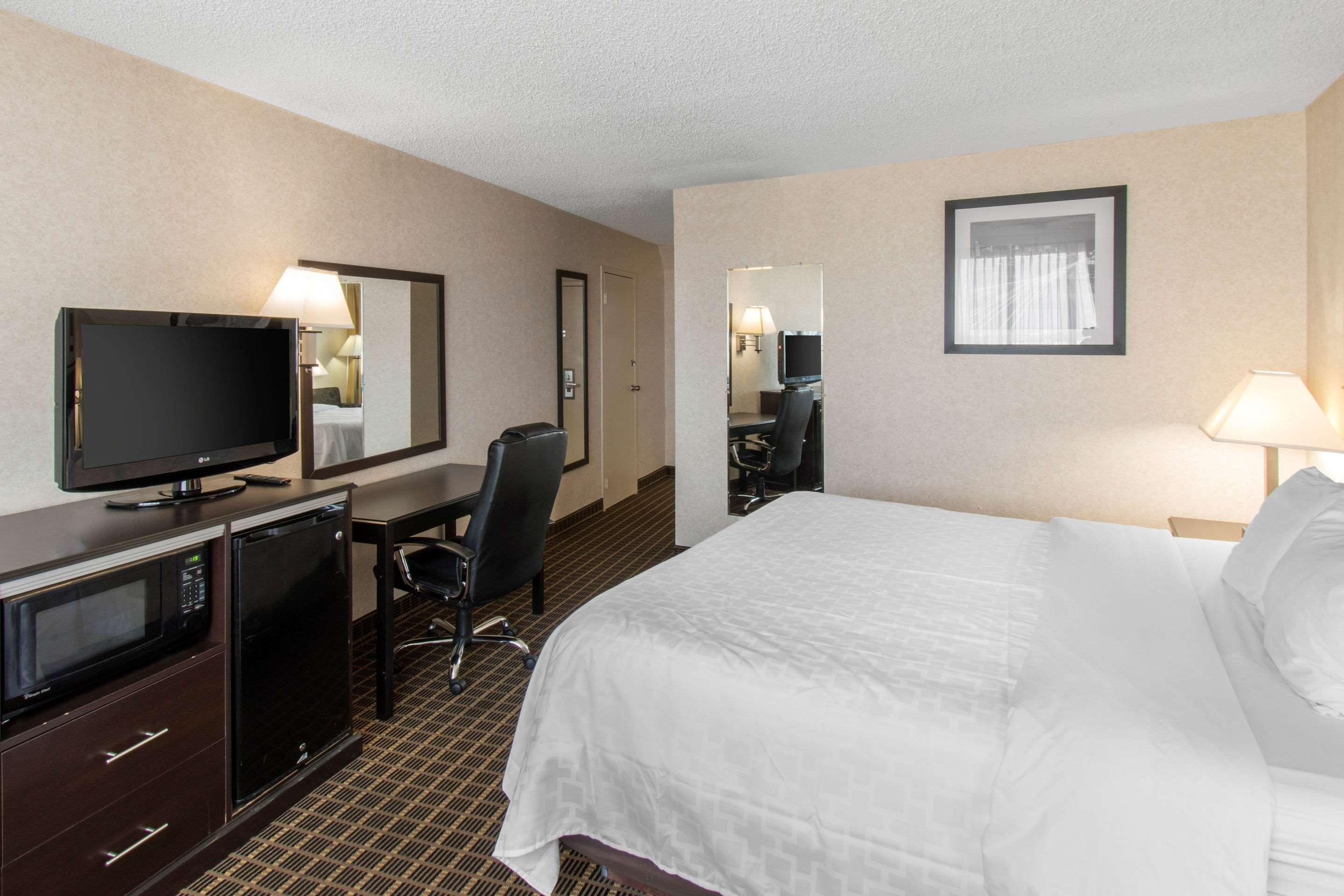 Clarion Hotel Denver Central Exterior photo