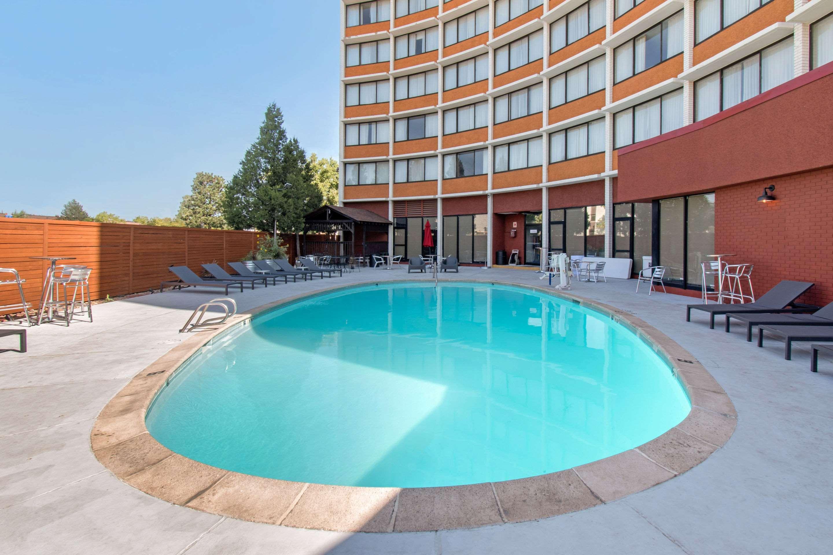 Clarion Hotel Denver Central Exterior photo
