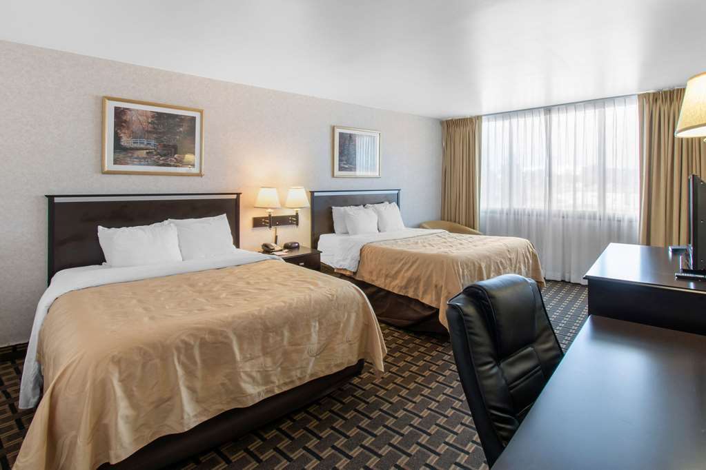 Clarion Hotel Denver Central Room photo